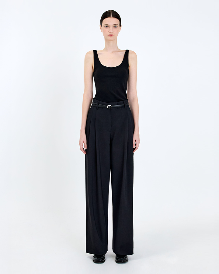 Basic U-Neck Tank Top