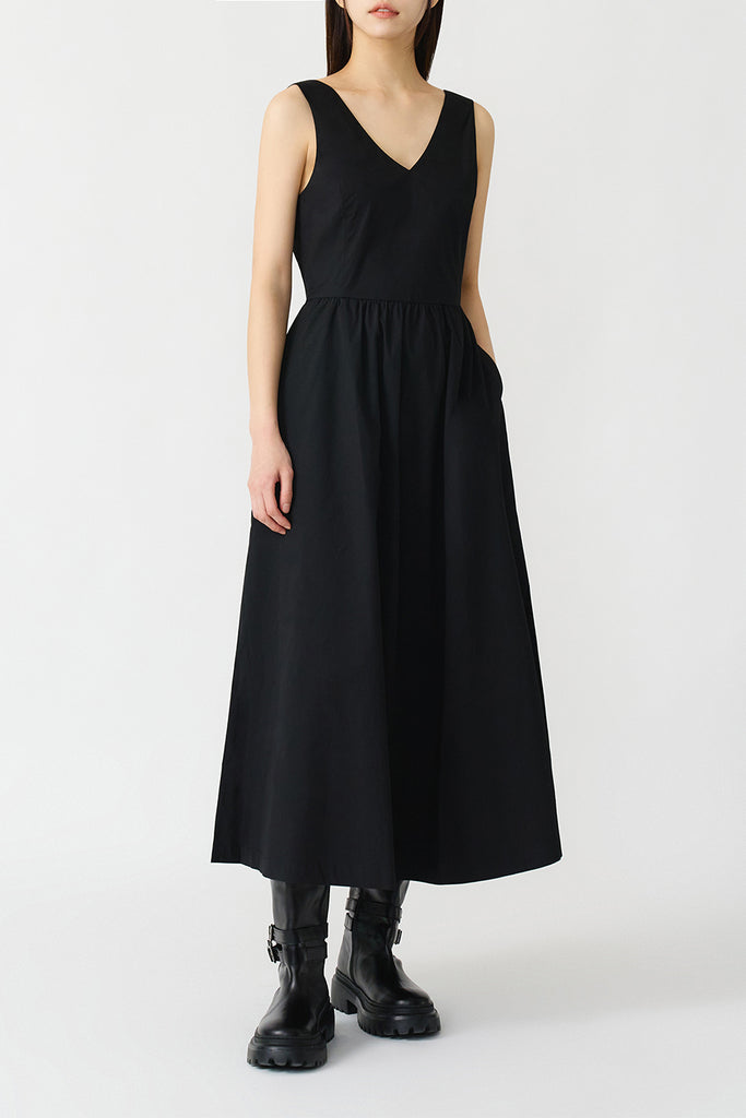 V-Backless Flare Dress Black / L (L/XL) V-Backless Flare Dress Black / L (L/XL)