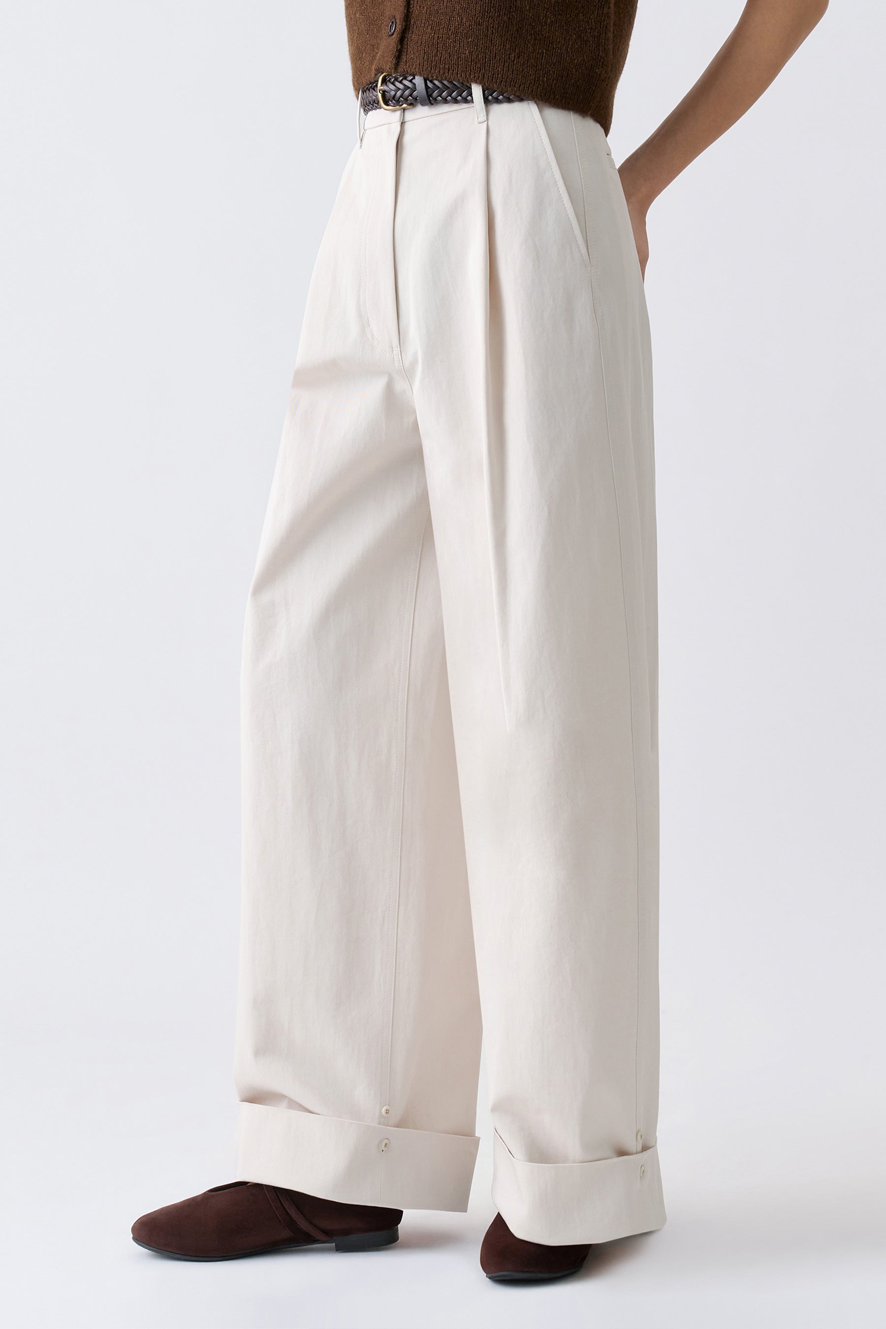 #color_ivory